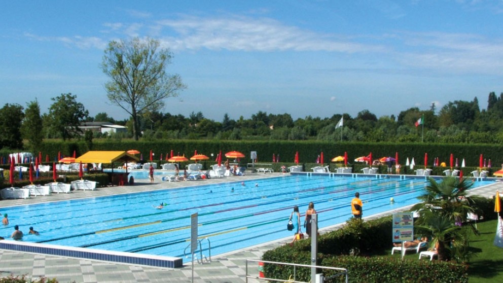 Piscina olimpica esterna